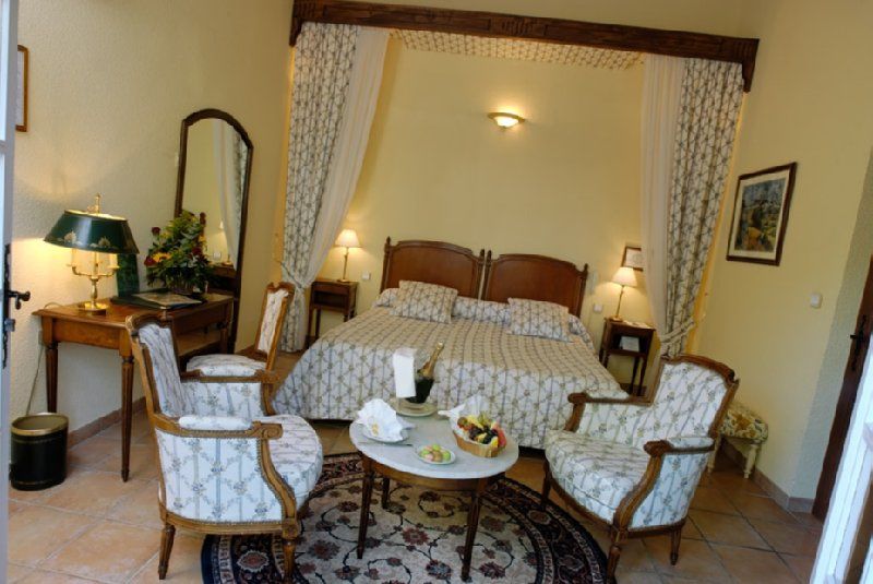 Hotel De Cassagne & Le Pontet (Vaucluse)
